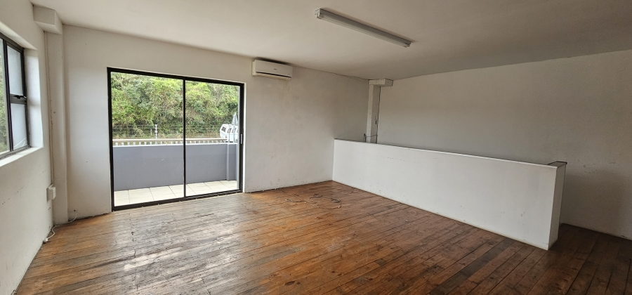 To Let Commercial Property for Rent in Beacon Bay North Eastern Cape